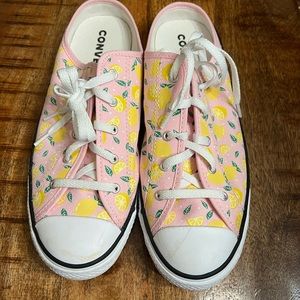 Women’s Converse slide size 9